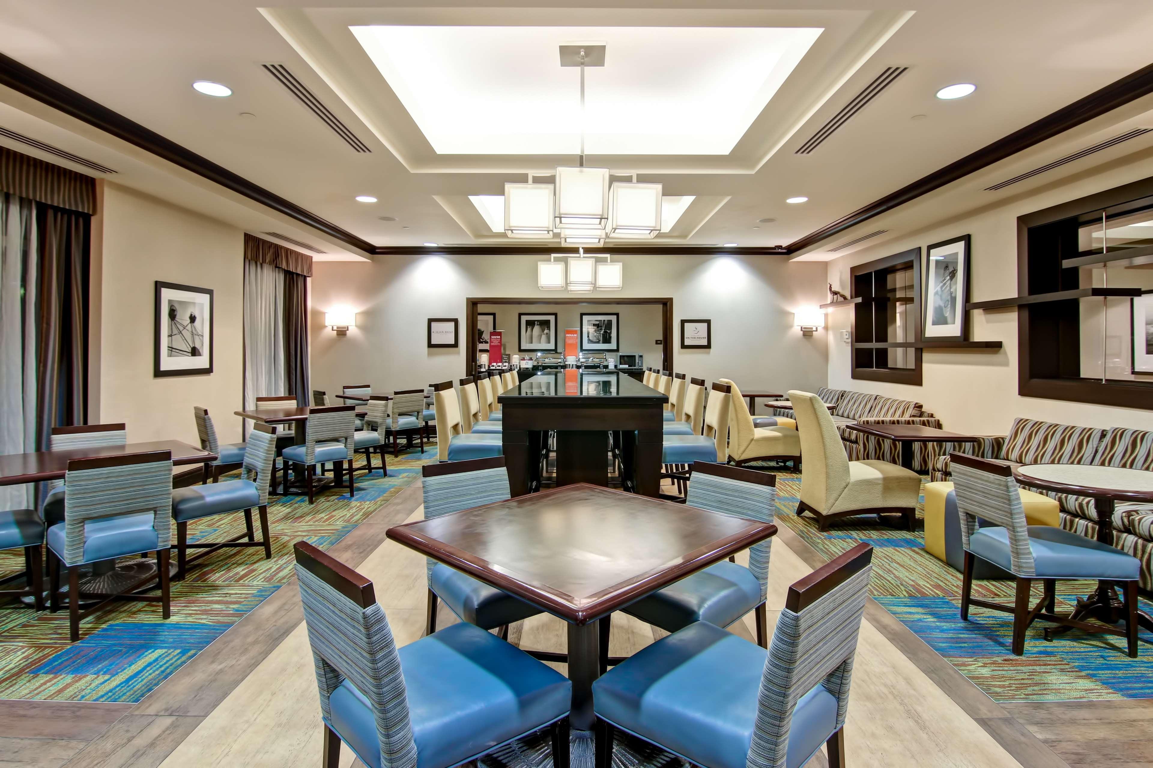 Hampton Inn By Hilton Toronto Airport Corporate Centre Exterior foto