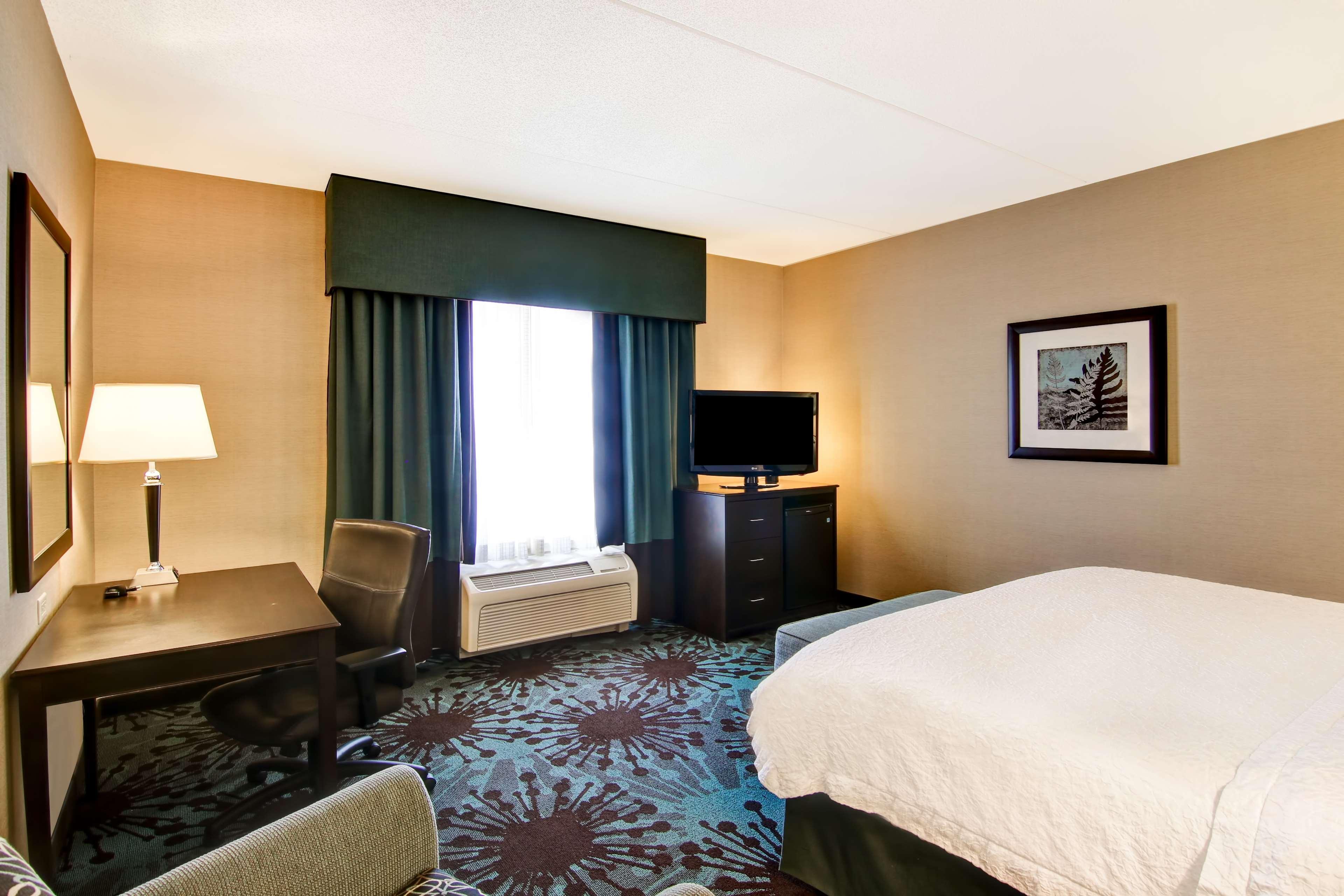 Hampton Inn By Hilton Toronto Airport Corporate Centre Exterior foto