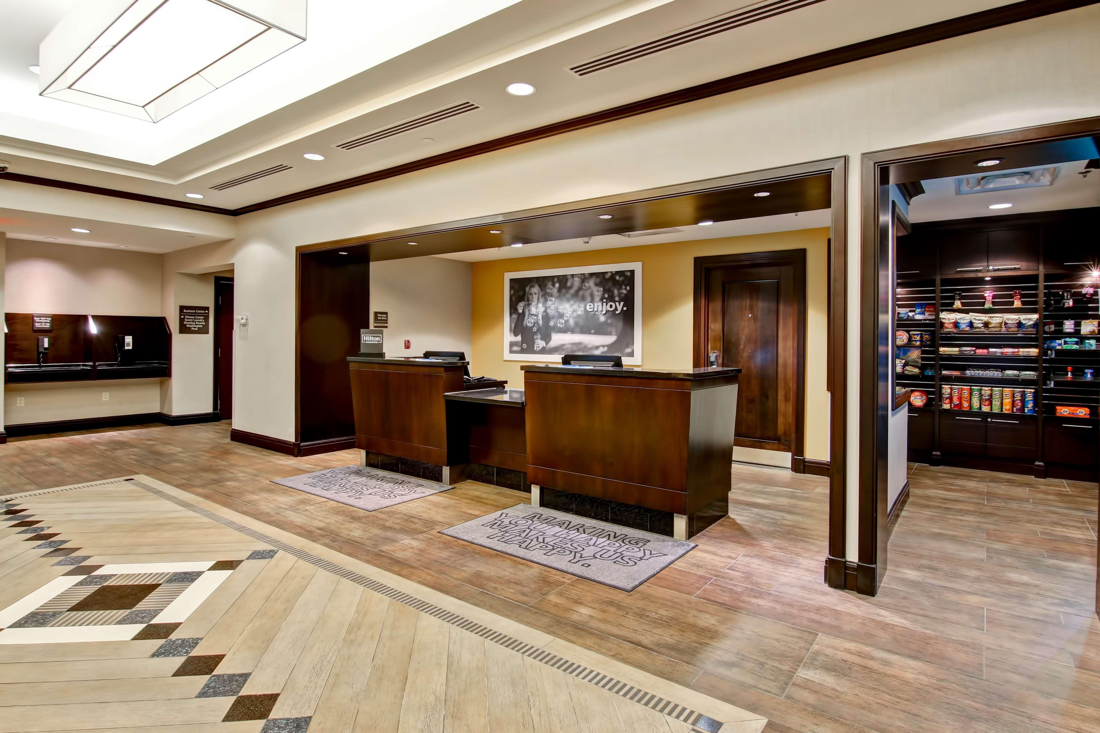Hampton Inn By Hilton Toronto Airport Corporate Centre Exterior foto