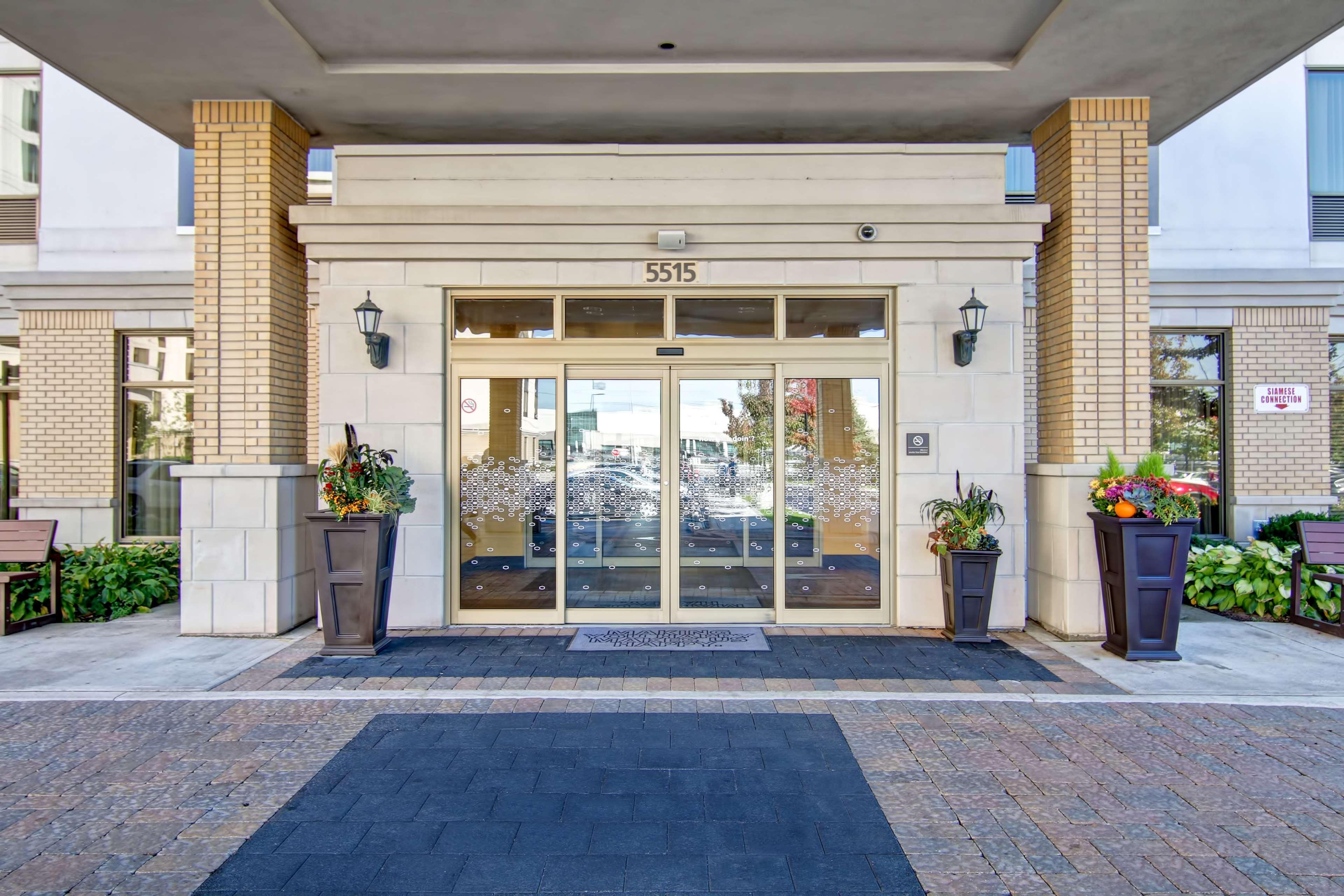 Hampton Inn By Hilton Toronto Airport Corporate Centre Exterior foto