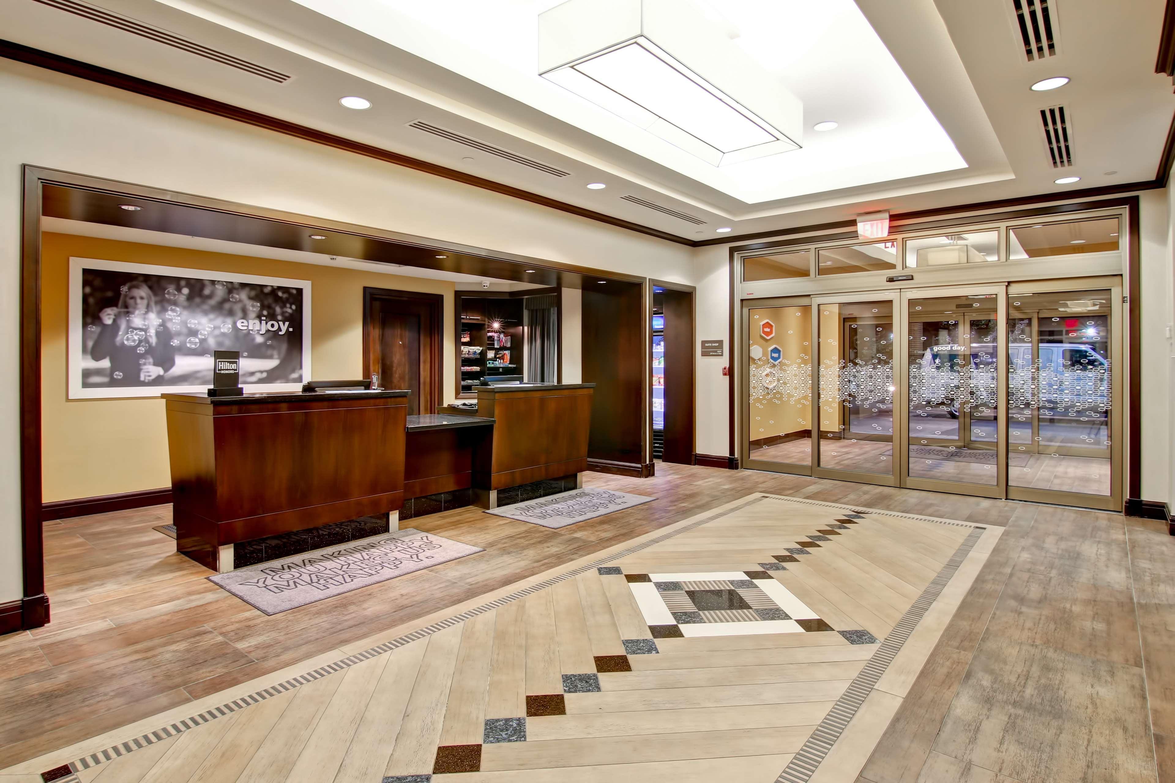 Hampton Inn By Hilton Toronto Airport Corporate Centre Exterior foto