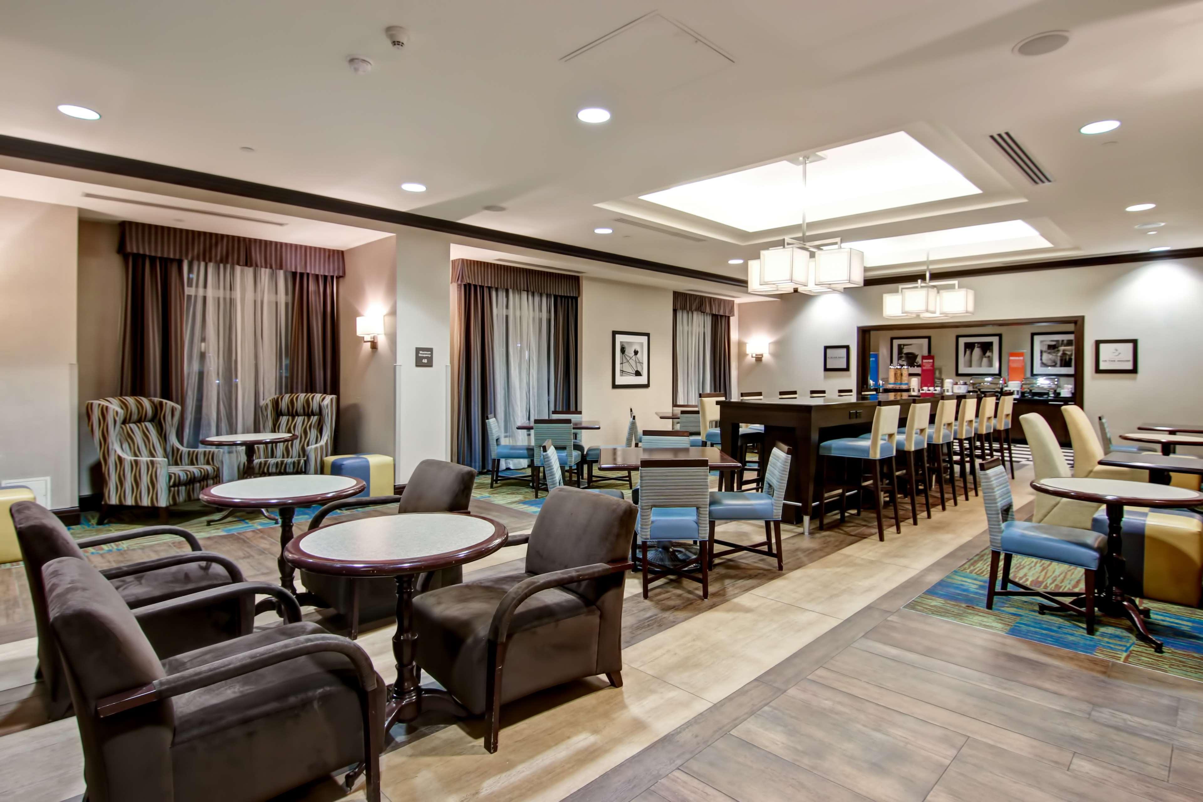 Hampton Inn By Hilton Toronto Airport Corporate Centre Exterior foto