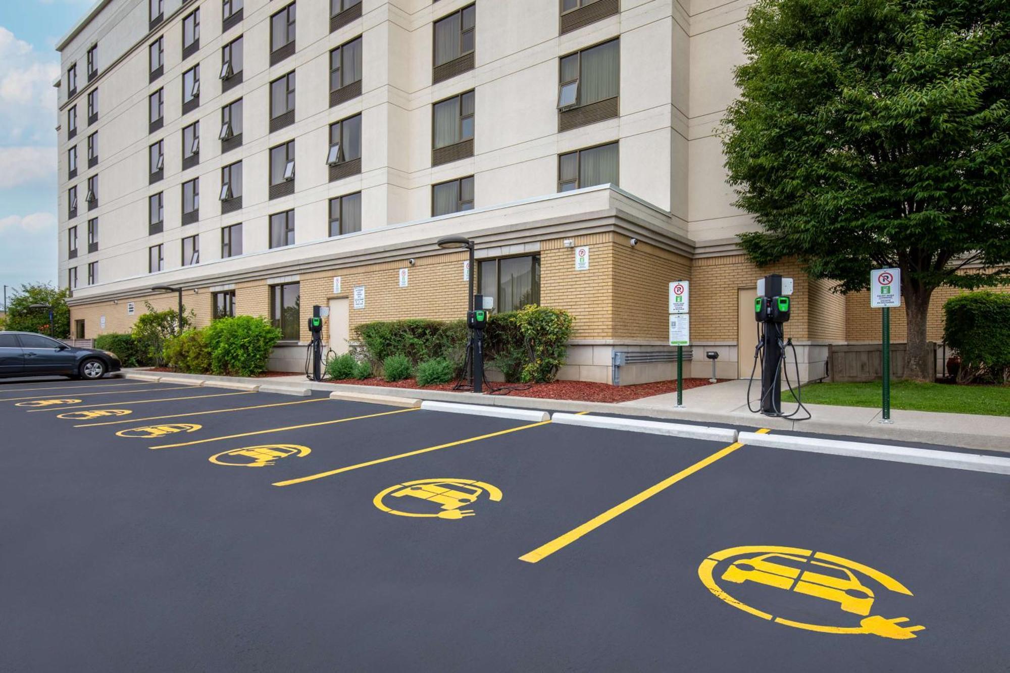 Hampton Inn By Hilton Toronto Airport Corporate Centre Exterior foto