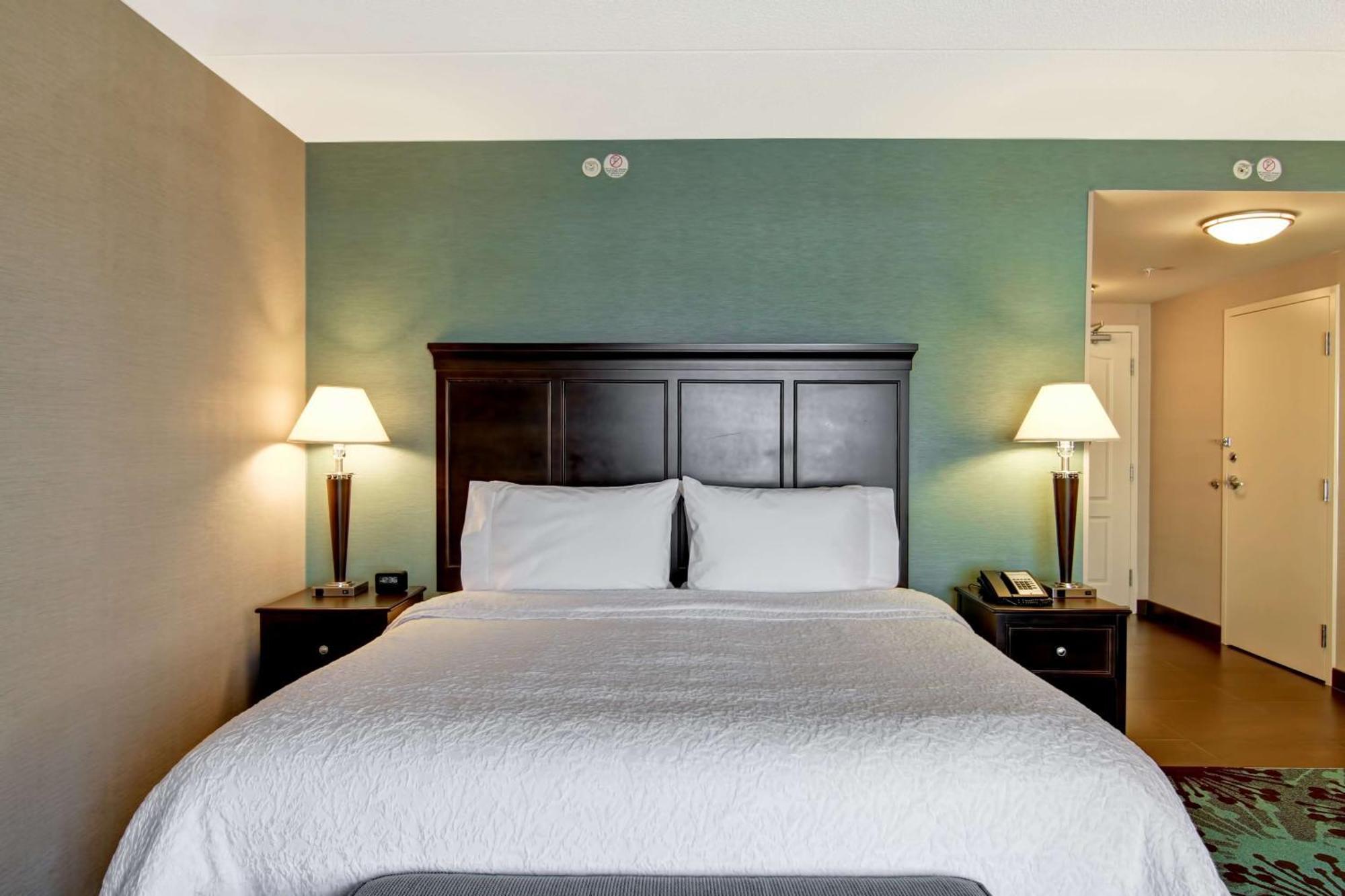 Hampton Inn By Hilton Toronto Airport Corporate Centre Exterior foto