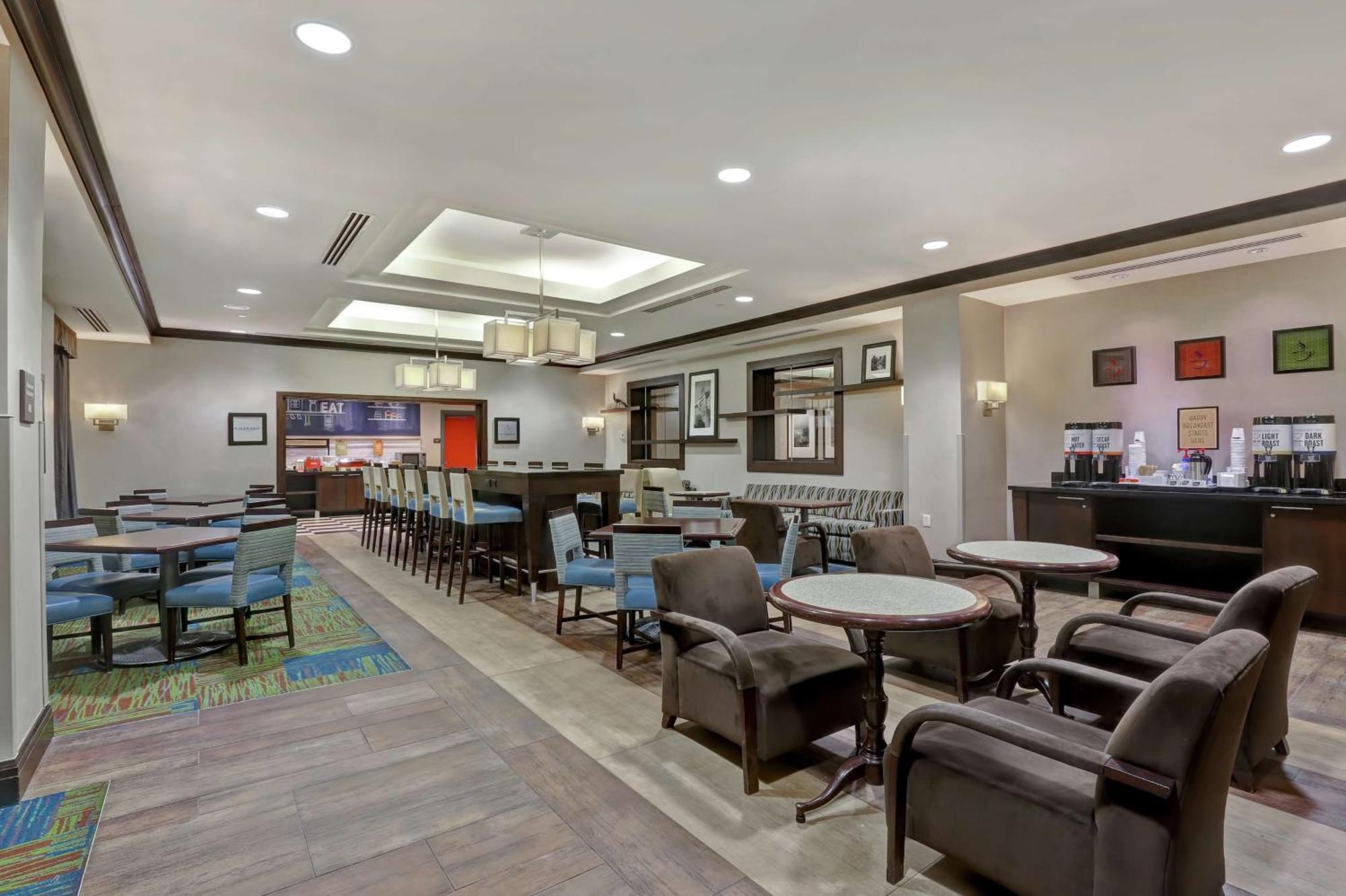 Hampton Inn By Hilton Toronto Airport Corporate Centre Exterior foto